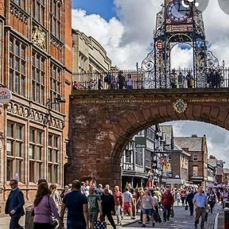 Spacious Duplex 2 Bed Apartment Central Location By Canal - Chester Uk Eksteriør billede