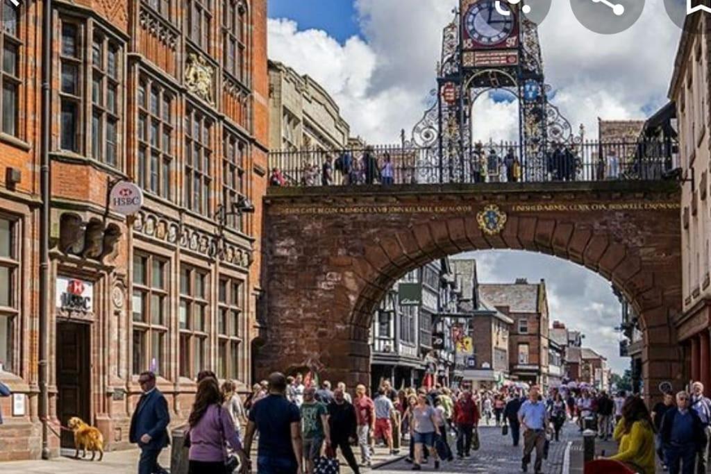 Spacious Duplex 2 Bed Apartment Central Location By Canal - Chester Uk Eksteriør billede